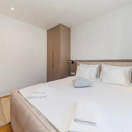 Iadera Terrace By Belmont Realty Apartman