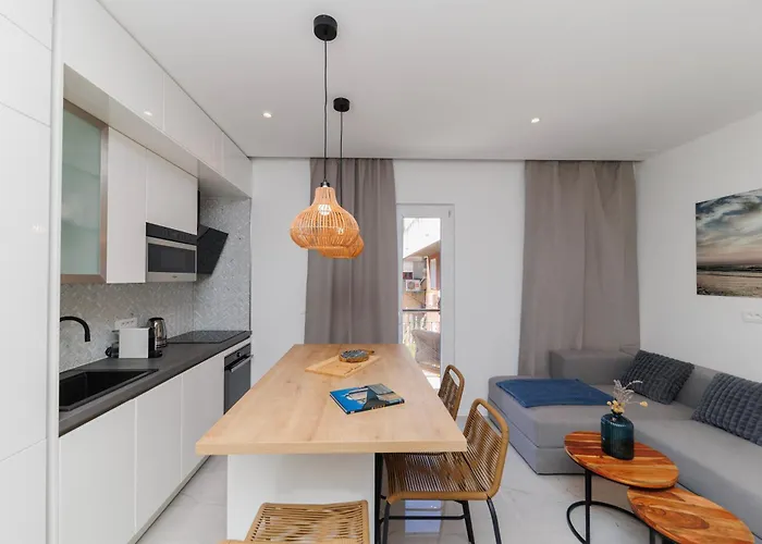 Iadera Terrace By Belmont Realty Ζαντάρ